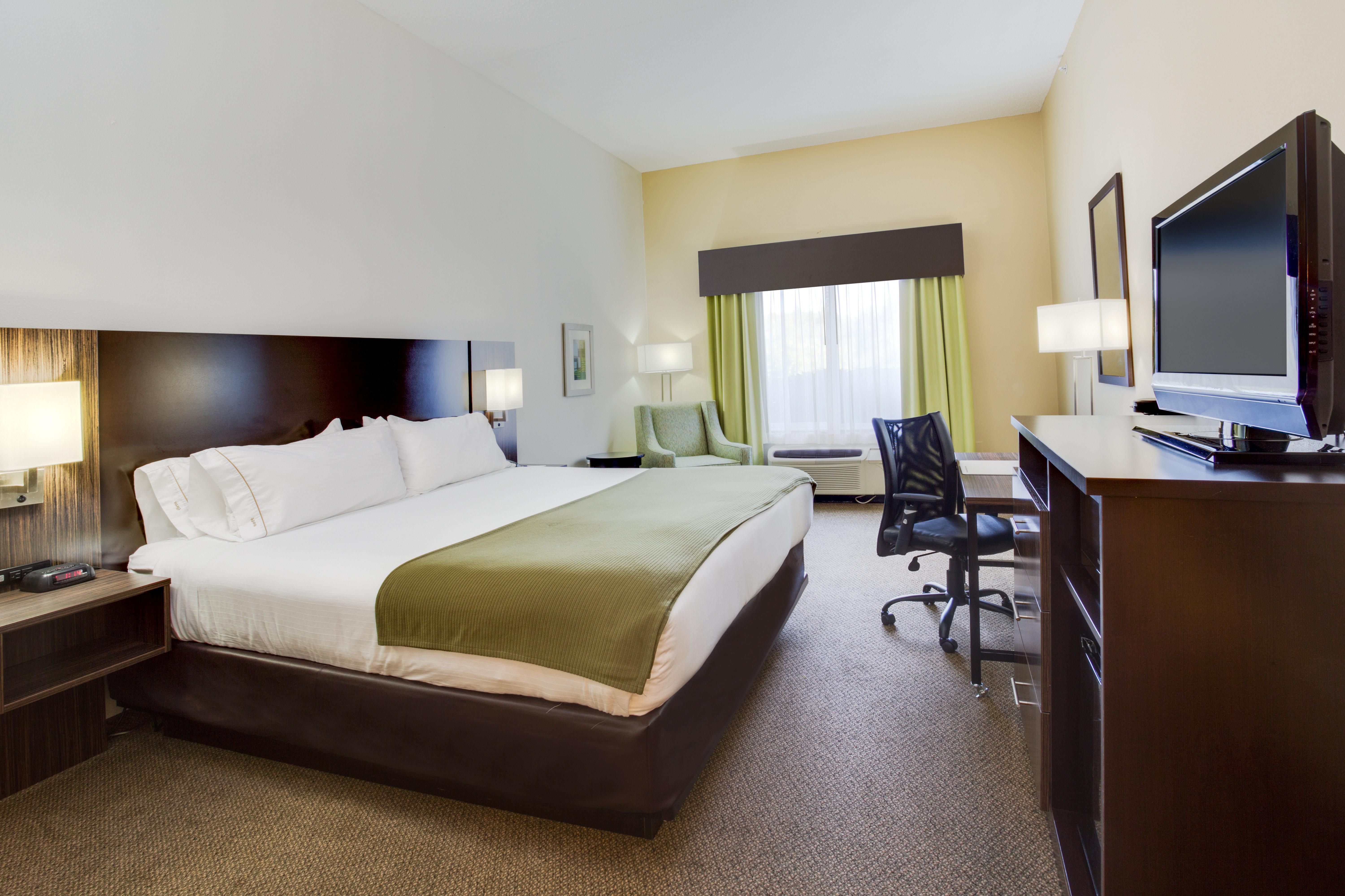 Holiday Inn Express And Suites Tampa I-75 At Bruce B. Downs By Ihg Buitenkant foto