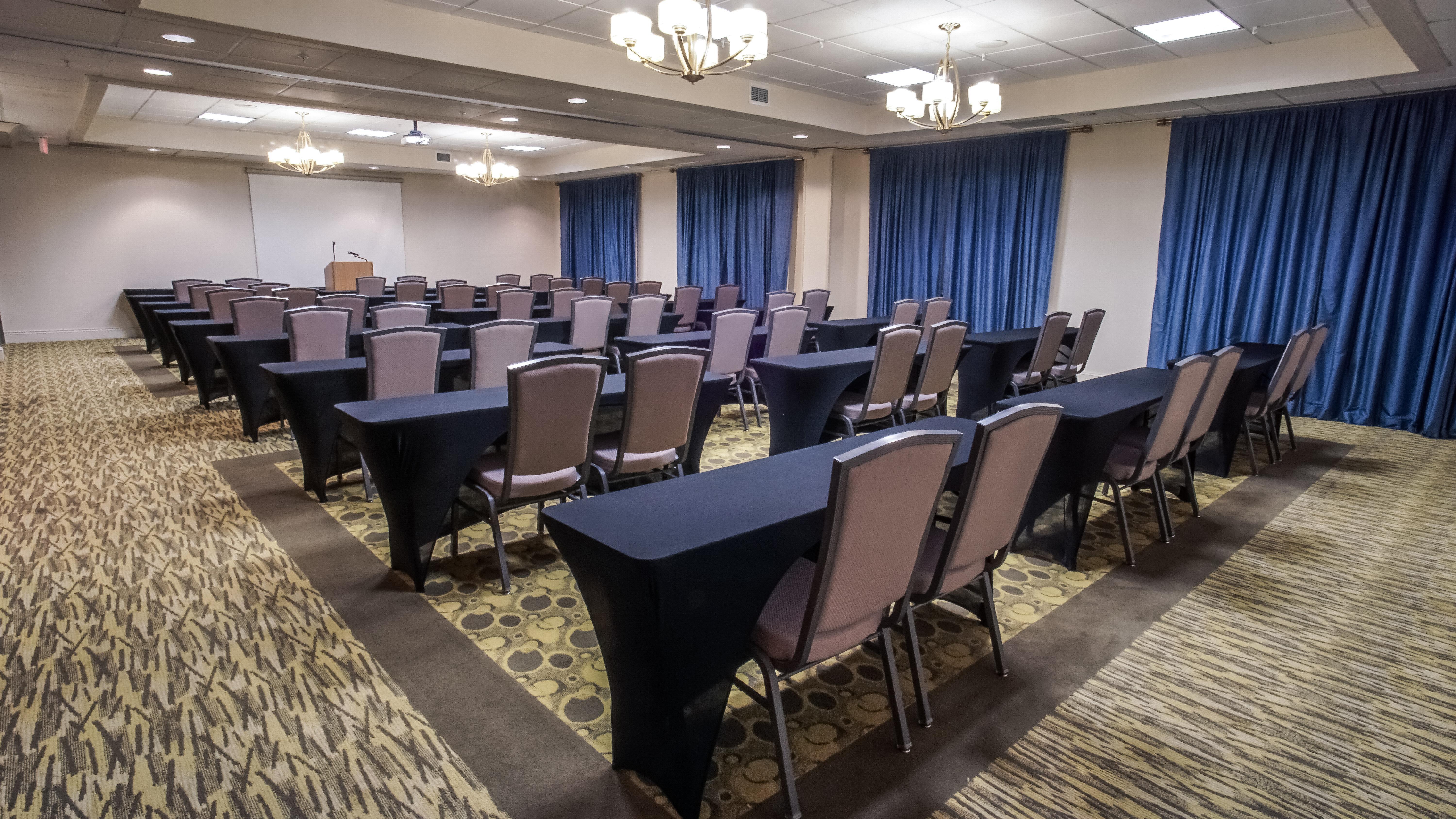 Holiday Inn Express And Suites Tampa I-75 At Bruce B. Downs By Ihg Buitenkant foto